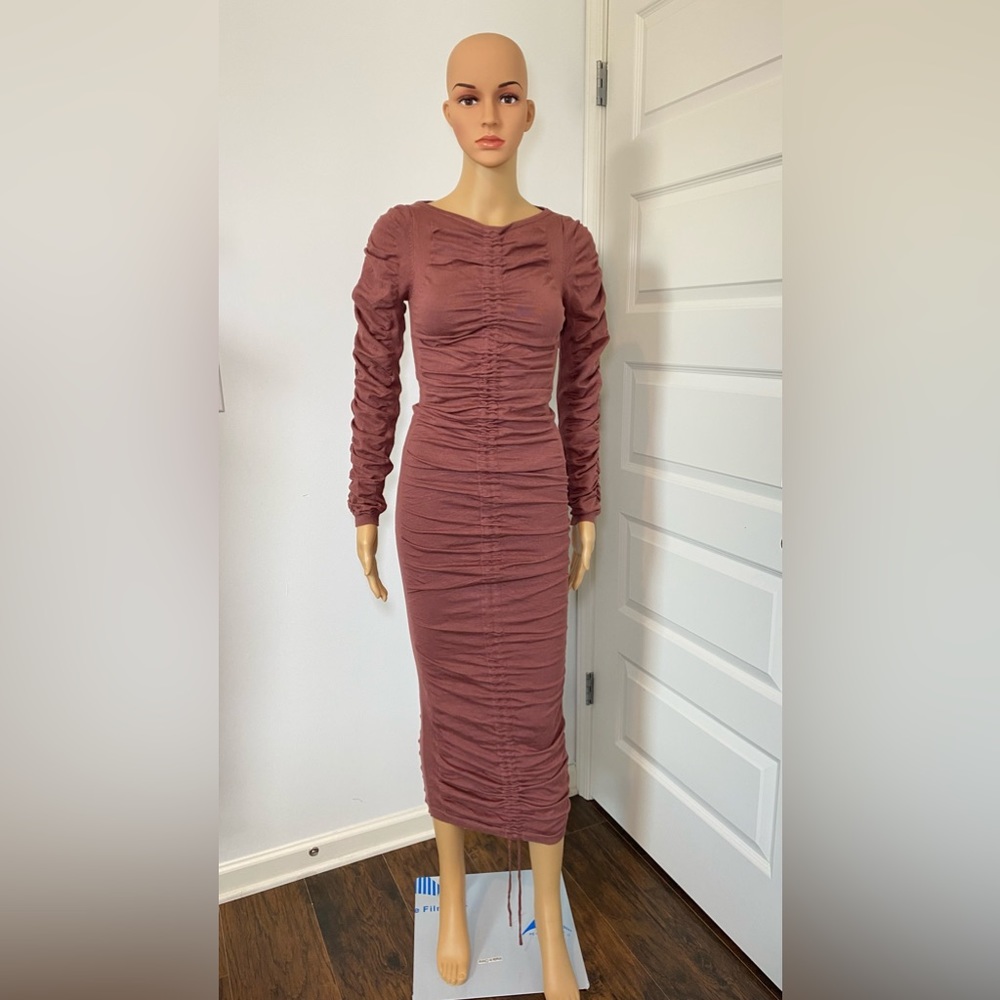 Scrunch Detail Bodycon MIDI dress - Size M - NWT